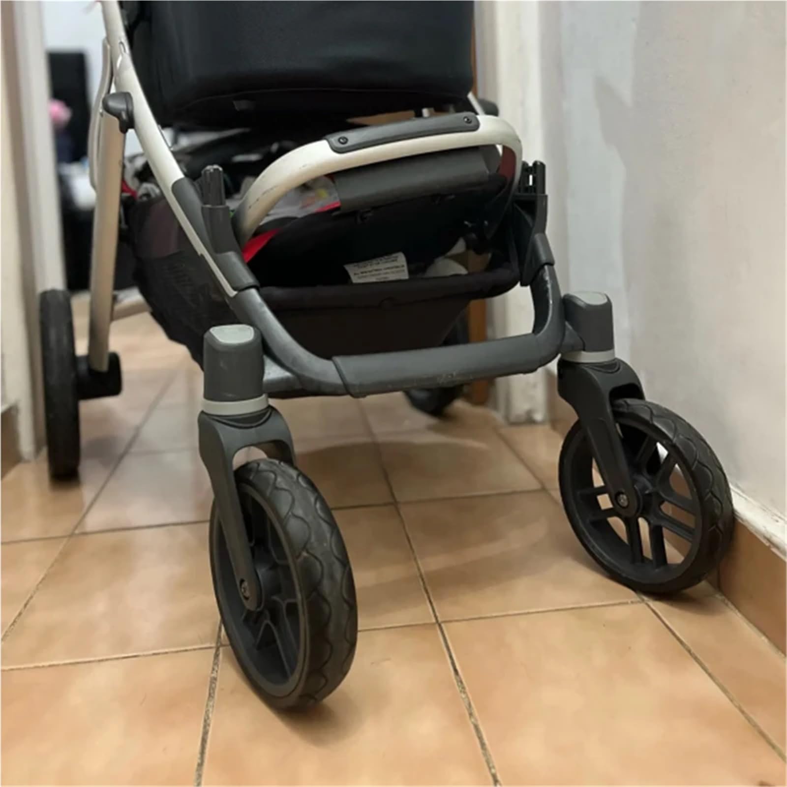 Pneu de poussette compatible avec Uppababy Vista V1 V2 Roue avant de poussette sans chambre à air PU Accessoires de rechange pour poussette