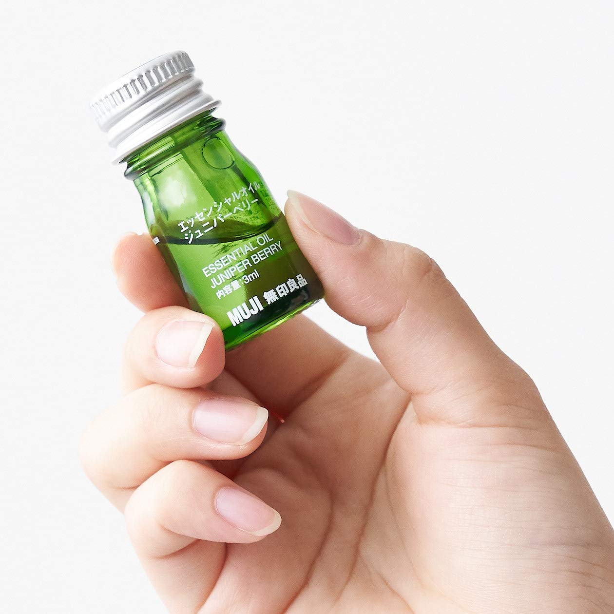 Amazon.co.jp: 無印良品 エッセンシャルオイル ジュニパーベリー 3ml