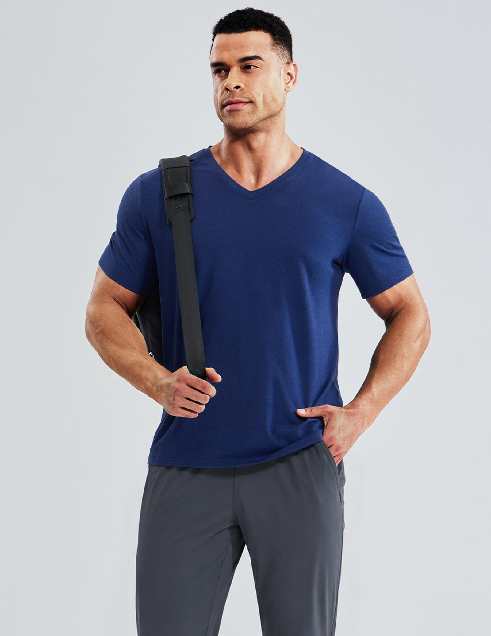 MIER Camiseta de manga corta con cuello en V para hombre, de ajuste seco, suave, absorbe la humedad, para correr, atletismo, gimnasio, informal, para hombre