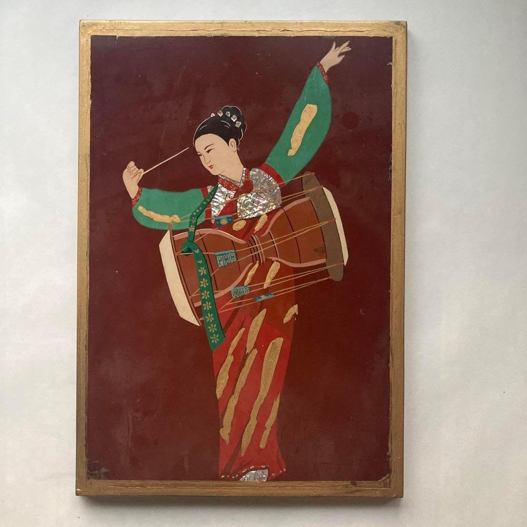 北朝鮮 漆絵 チャンゴ（朝鮮半島の伝統的な太鼓）を叩く女性 北