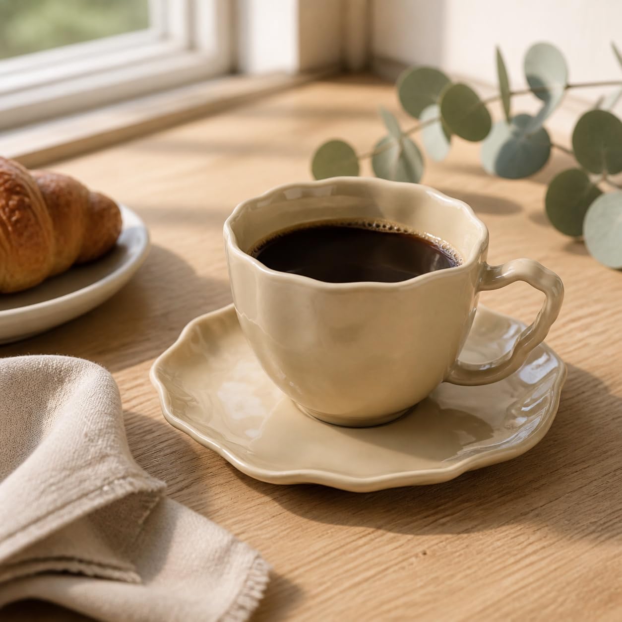 BRICARD Angles Espressotassen-Set für 6 Personen, 12-teilig – 6 Espressotassen 125 ml mit 6 Untertassen – Porzellan Taupe – spülmaschinenfest, mikrowellen- und backofengeeignet