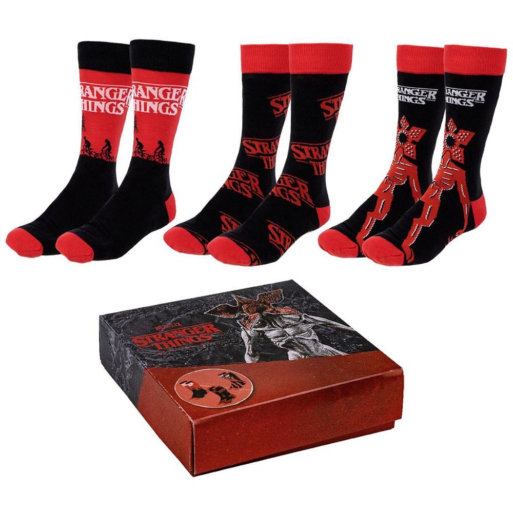 Pack Calcetines de Stranger Things - Colores Rojo, Negro y Blanco - 3 Pares - Tallas 40 a 46 - Calcetines Largos Fabricados con Algodón, Poliamida y Elastano - Producto Original Diseñado en España