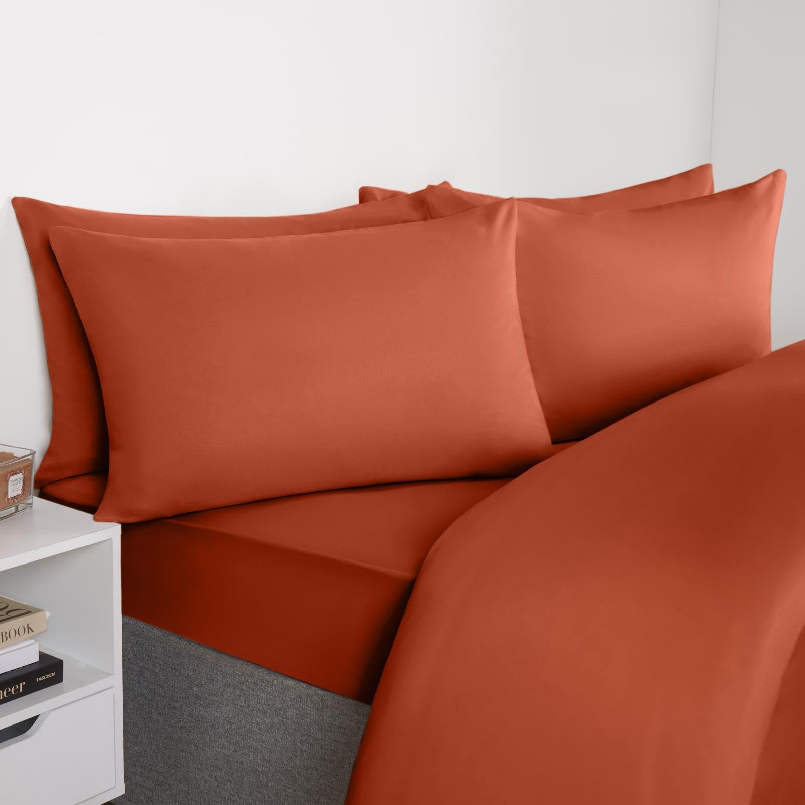Brentfords Rust Double Duvet Set, Super Soft Microfibre Polyester Plain Dyed Quilt Duvet Cover Double Luxurious Warm Cosy Comfy Bedding Set With 2 Matching Pillowcases,