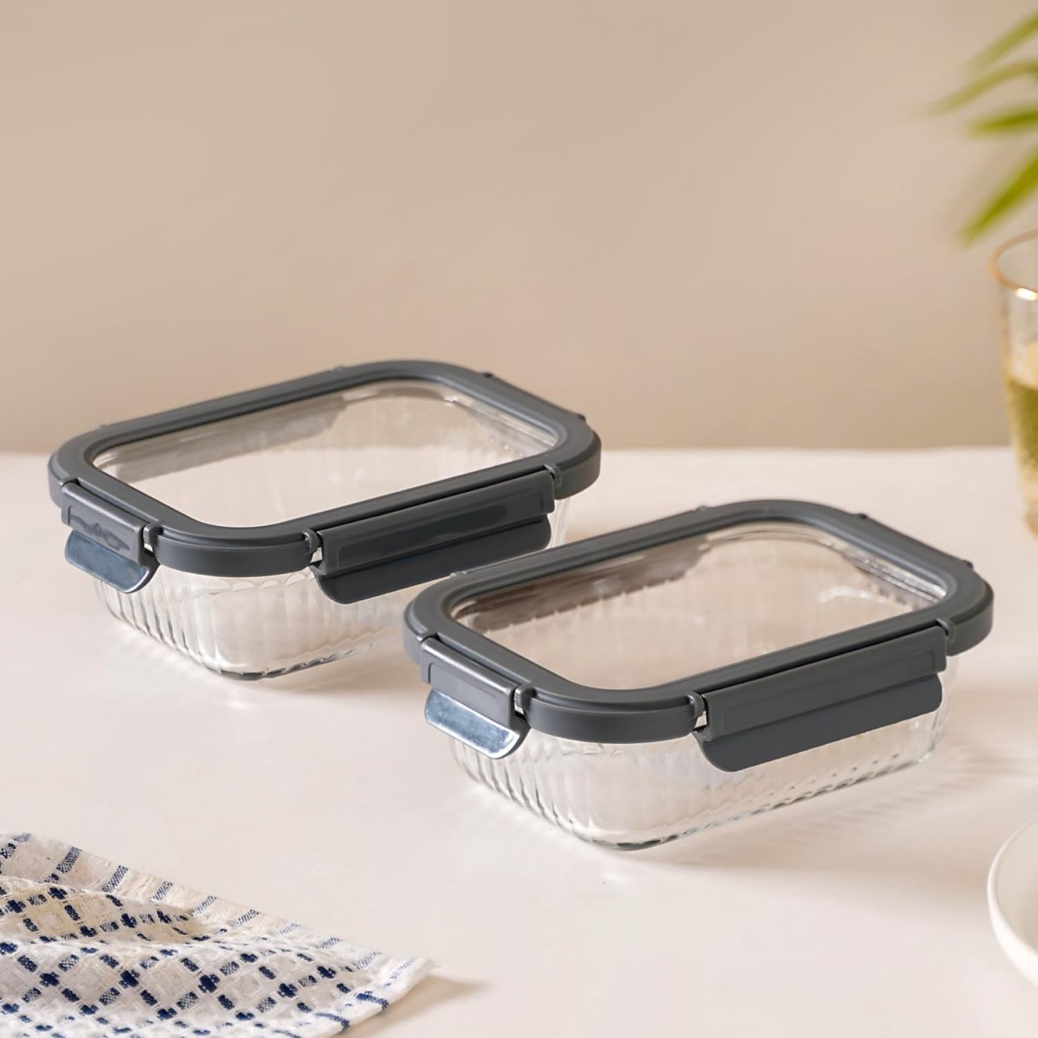 Nestasia Transparent Glass Lunch Box Set of 2 (640ml Each), Borosilicate, Microwave and Dishwasher Safe, Airtight and Leak-Proof Food Containers with Safety Lock, Lunch Boxes for Men and Women