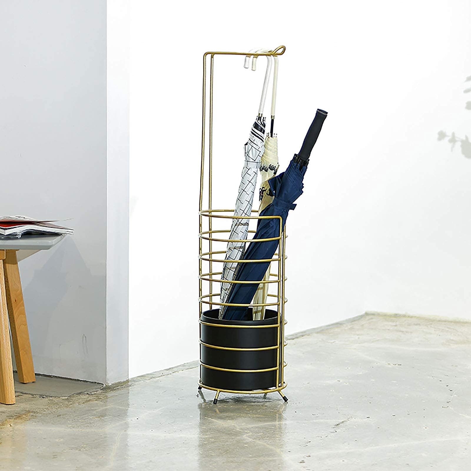 Portaombrelli in metallo per ingresso porta d'ingresso soggiorno cucina angolo – elegante portaombrelli per club e design salvaspazio