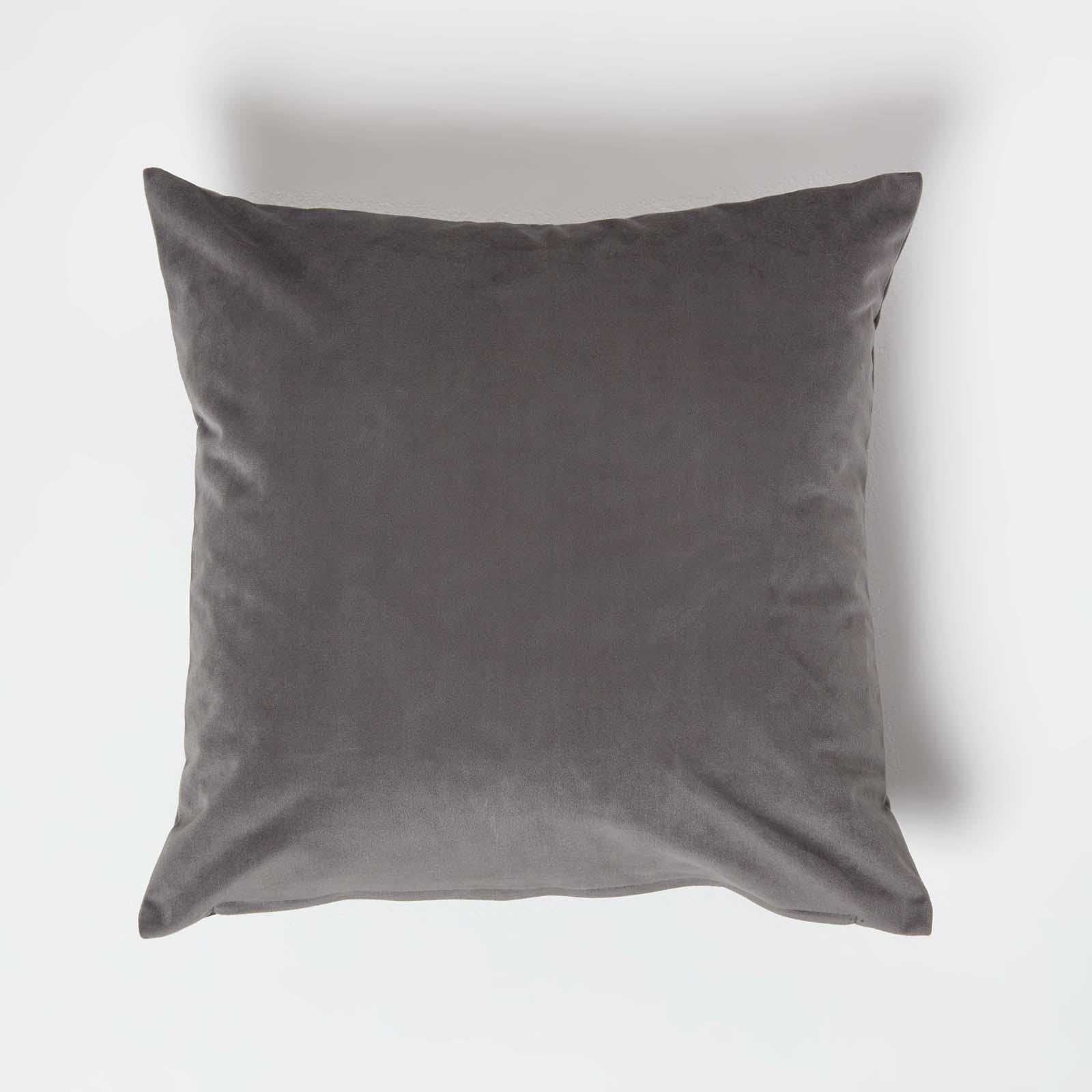 Homescapes Unisex Grey Luxury Soft Velvet Cushion In 45Cm X 45Cm