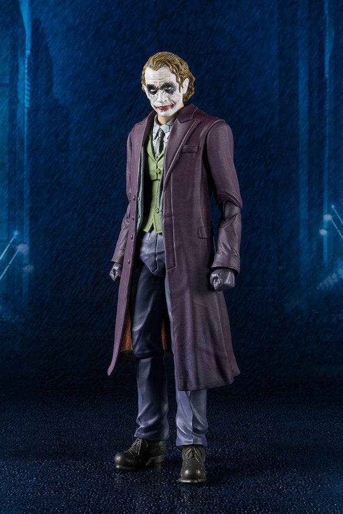 Amazon.co.jp: TAMASHII NATIONS S.H.フィギュアーツ バットマン