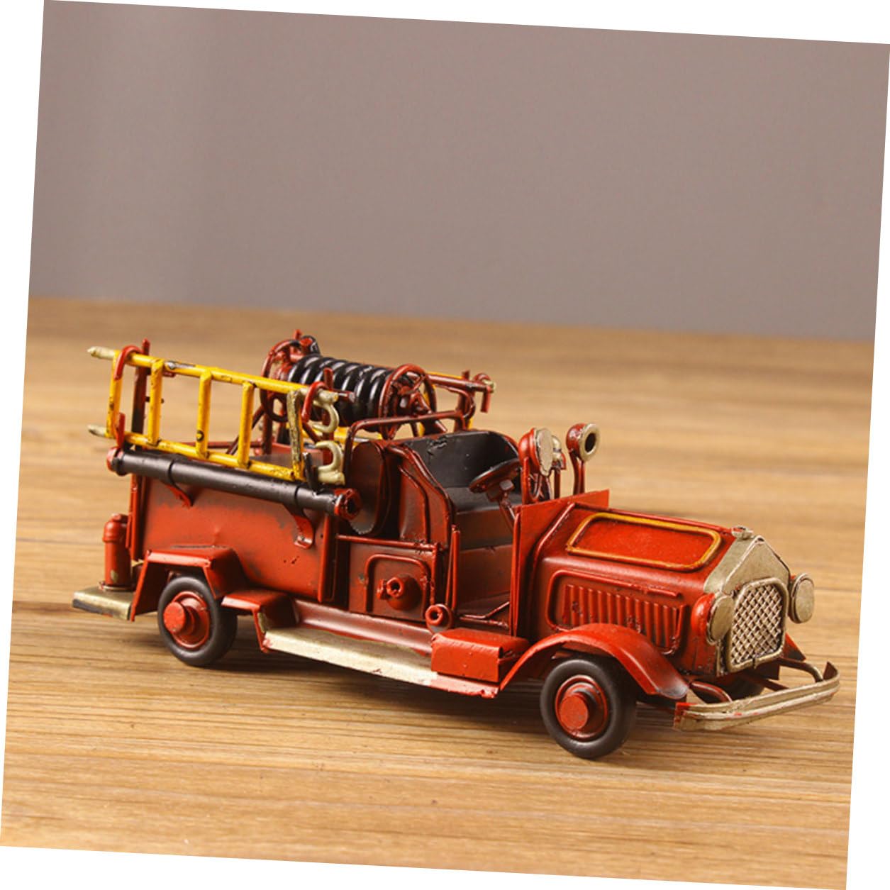 TOYANDONA Miniatur Feuerwehrauto Modell Schmiedeeisen Retro Metallhandwerk Heimdekoration Vintage Kunstvoll Gestaltetes Schreibtischaccessoire
