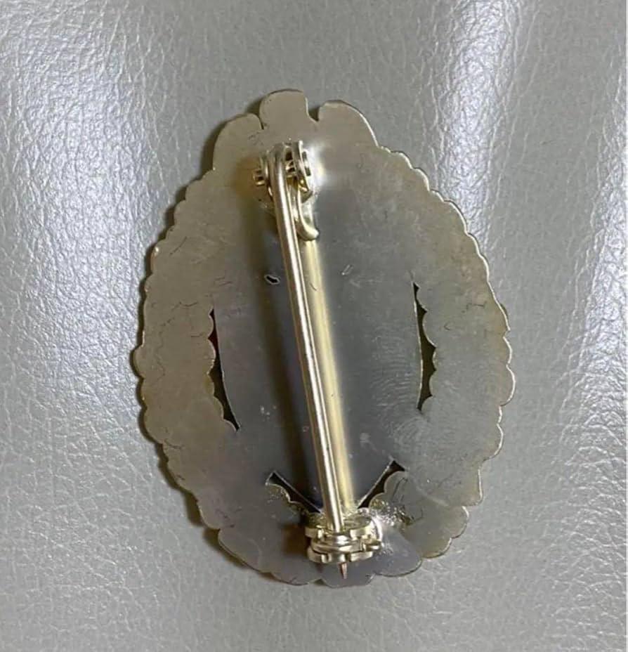 Amazon.co.jp: 第二次世界大戦 ドイツ軍 名称不明？戦功章 勲章