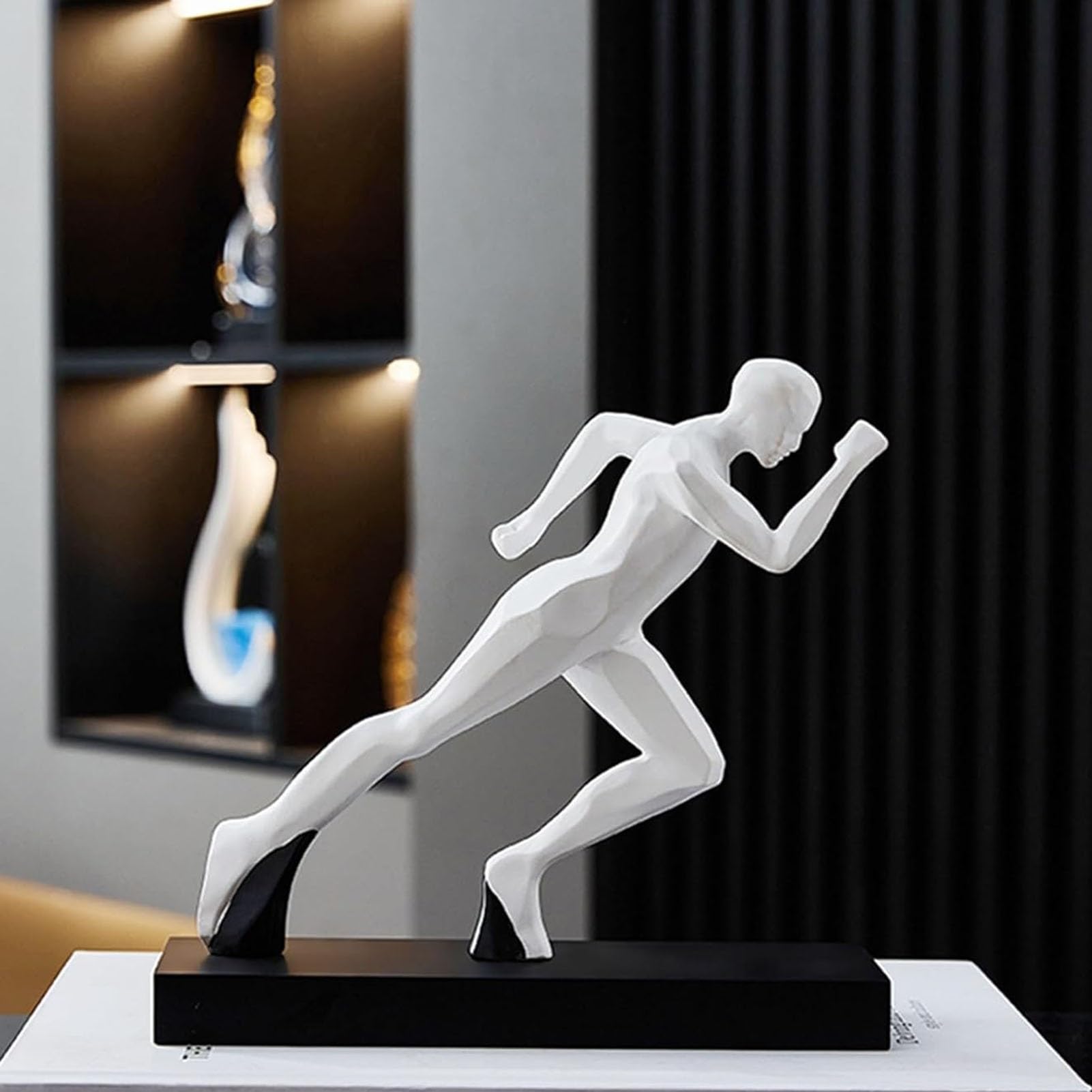 JOUFNING Sportsman Art Sculpture, Creative Figurines Home Decor, Player Figure Desktop Decorations, Desk Ornaments Collectible, Gift Crafts for Living Room Party Dining(D)