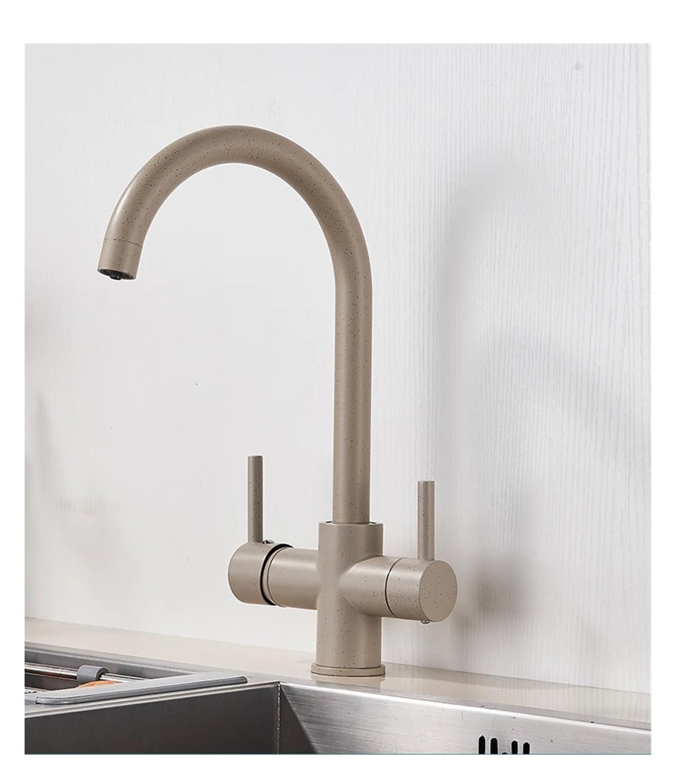 Robinet de cuisine filtré pour eau potable au design beige à pois