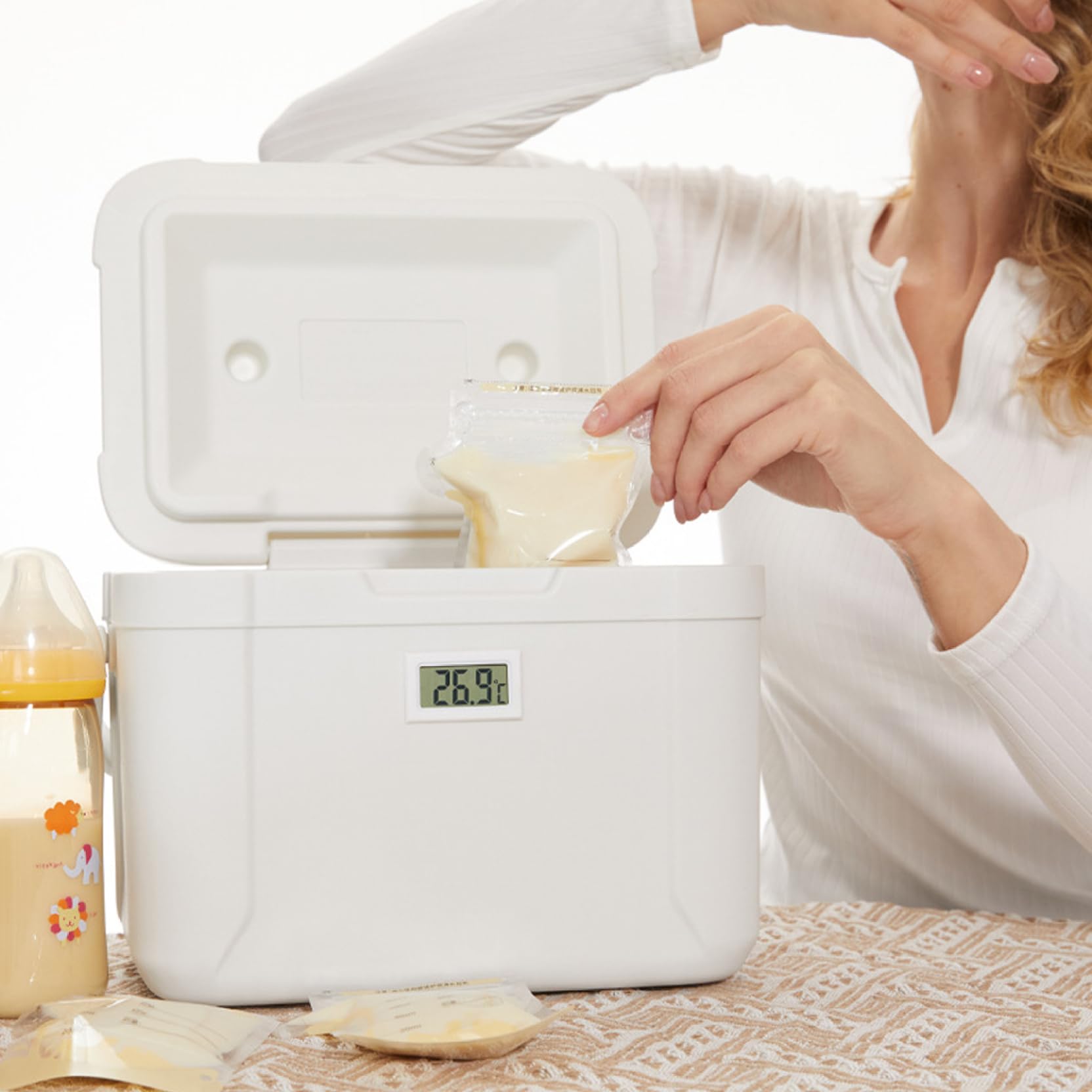 Borsa frigo rigida da 5, 3 Qt, piccola scatola termica, ghiacciaia portatile con maniglia e display della temperatura, a prova di perdite, per mantenere la spiaggia raffreddata per 48-72 ore, per