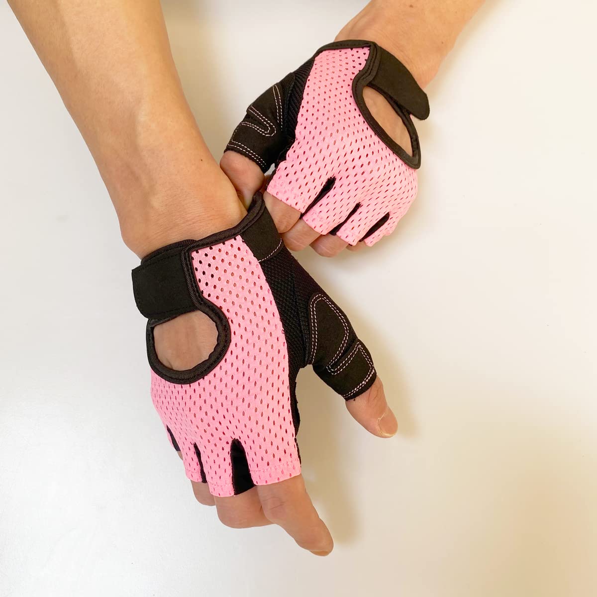 KEYDUACU Workout Gloves,Weight Lifting Fingerless Gym Exercise Gloves,Men's and Women's Anti-calluses Must-Have Fitness Gloves, Lightweight and