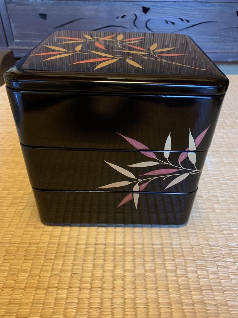 Amazon.co.jp: 三段重箱 笹本金蒔絵 越前塗り : ホーム＆キッチン