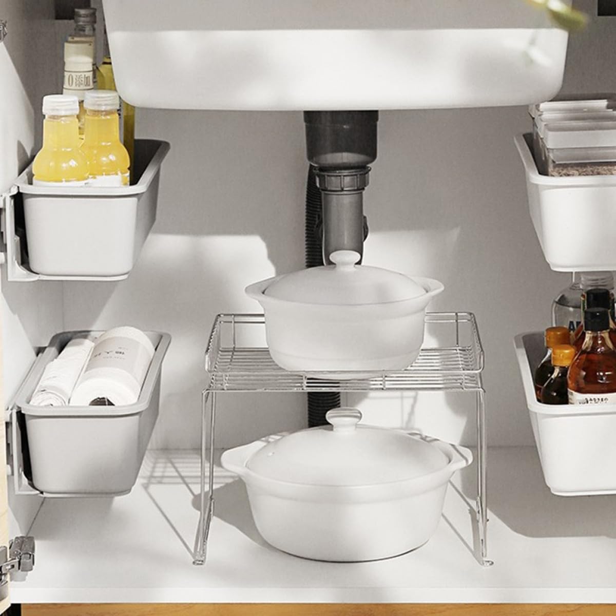 Organizer adesivo estraibile per cassetti per mensola da cucina, resistente, multiuso, in polipropilene grigio, per dispensa e armadi, ideale per un'organizzazione ordinata e salvaspazio.