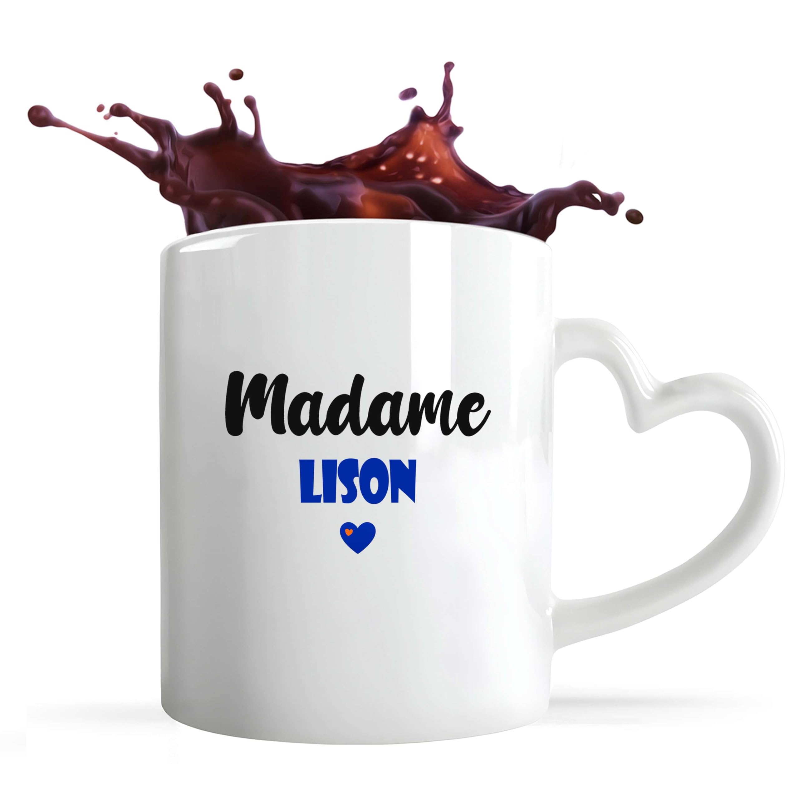 Otshirt Tasse Cœur Madame Lison | Mug | Idée Tasse Personnalisable en forme de Cœur Cadeau Anniversaire Fête Original Famille Travail Départ Collègue Retraite Noël. (Bleu)
