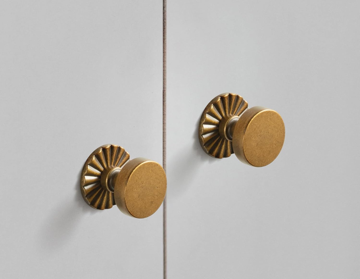 Goo-Ki 6 Pack Cabinet Knobs Antique Brass Drawer Knobs with Backplate Zinc Alloy Kitchen Hardware - Vintage Brass Single Hole/Screw Bar Cabinet Pulls with Spacer