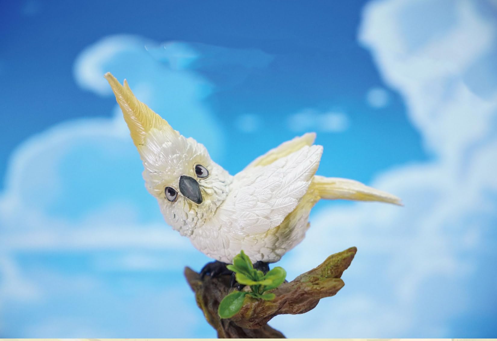 Amazon.co.jp: EUHELOPA キバタン クルマサカオウム 台座付き 19cm 鳥