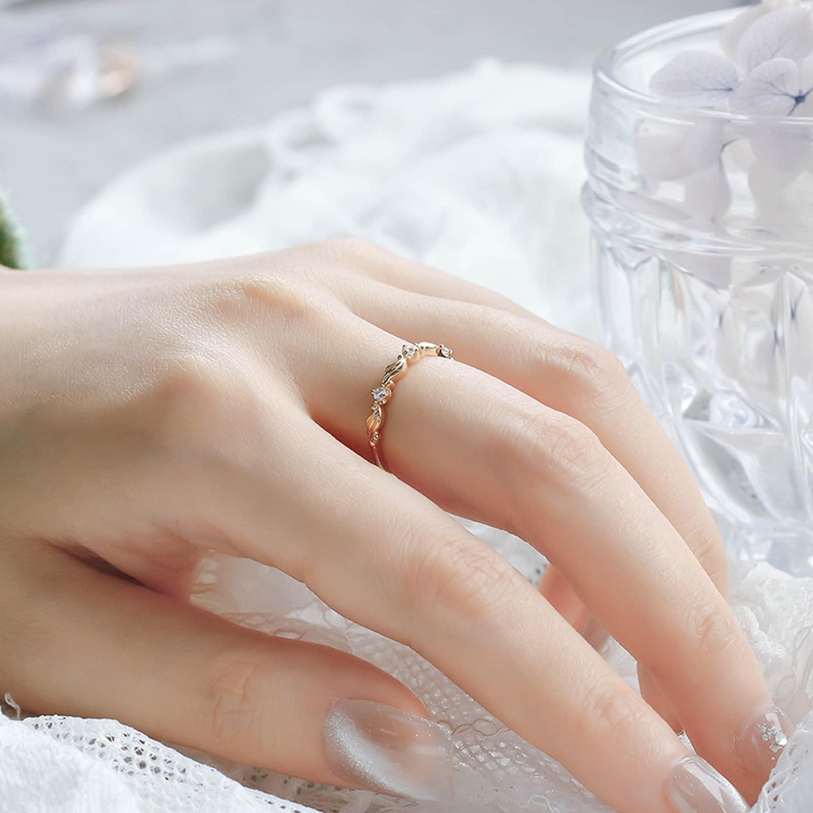 Anillo solitario de oro de 9 K/14 K/18 K con moissanita y hojas para parejas