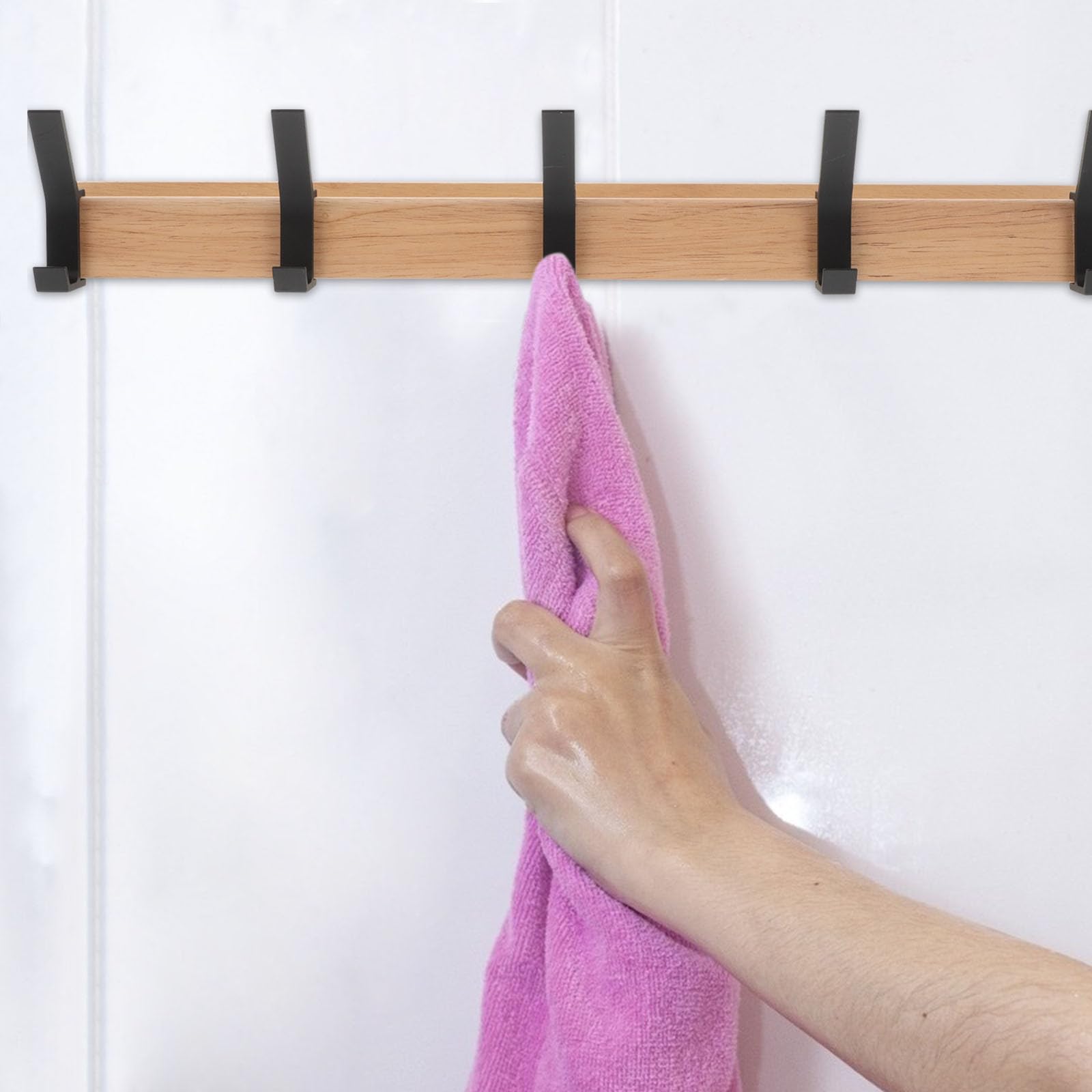 TEHAUX Gancho para Colgar Resistente con 5 Ganchos de Madera de Caucho y Ranura de Almacenamiento y Multifuncional para Puertas y Paredes