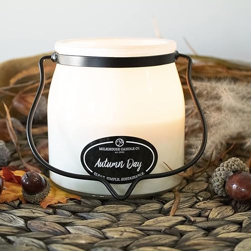 Vista 58 de Milkhouse Candle Company. Vela de soya con aroma cremoso: Mantequilla.