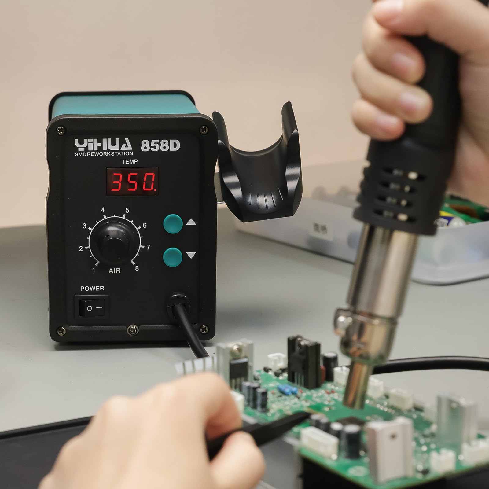 YIHUA 858D station de soudage à air chaud 700W pour soudure et dessoudage SMD avec contrôle de température PID, fonction de démarrage/arrêt auto, température et volume d'air réglable（EU plug）