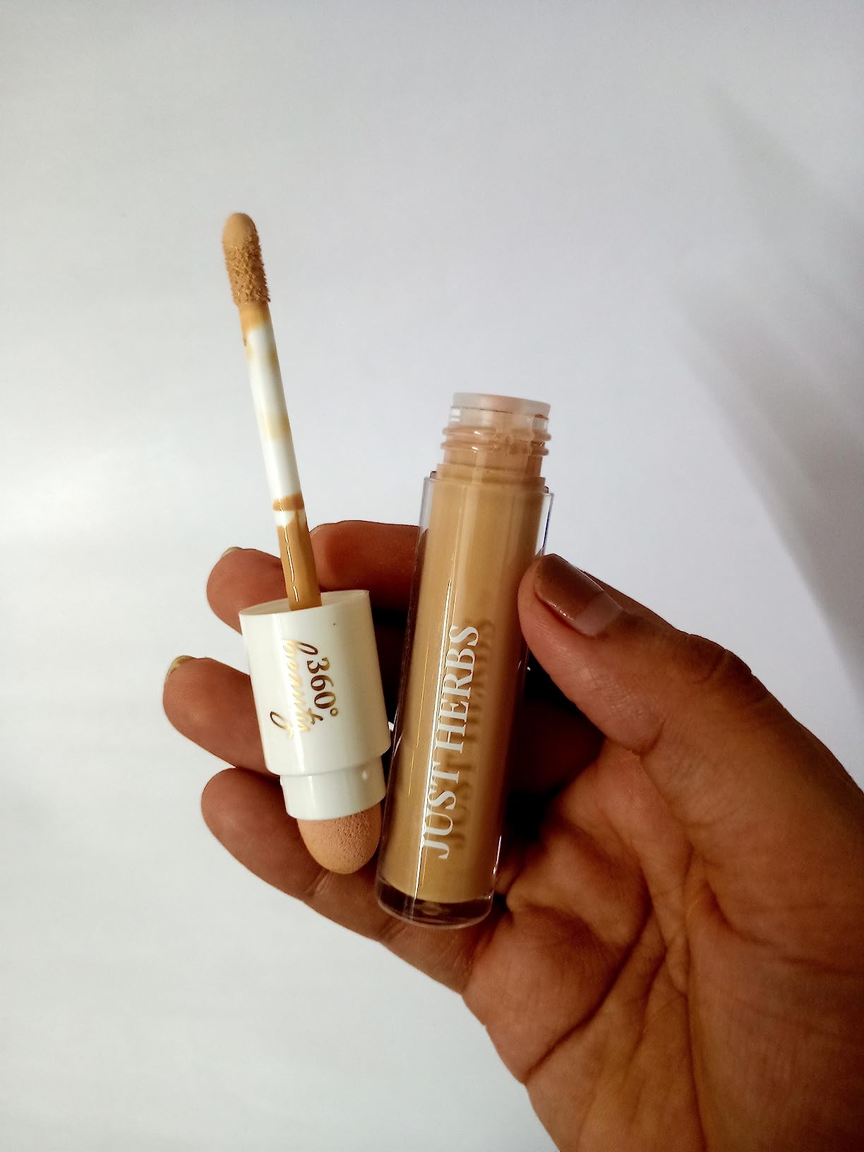 Just Herbs Concealer for Face Makeup With Liquorice Root Dewy Finish