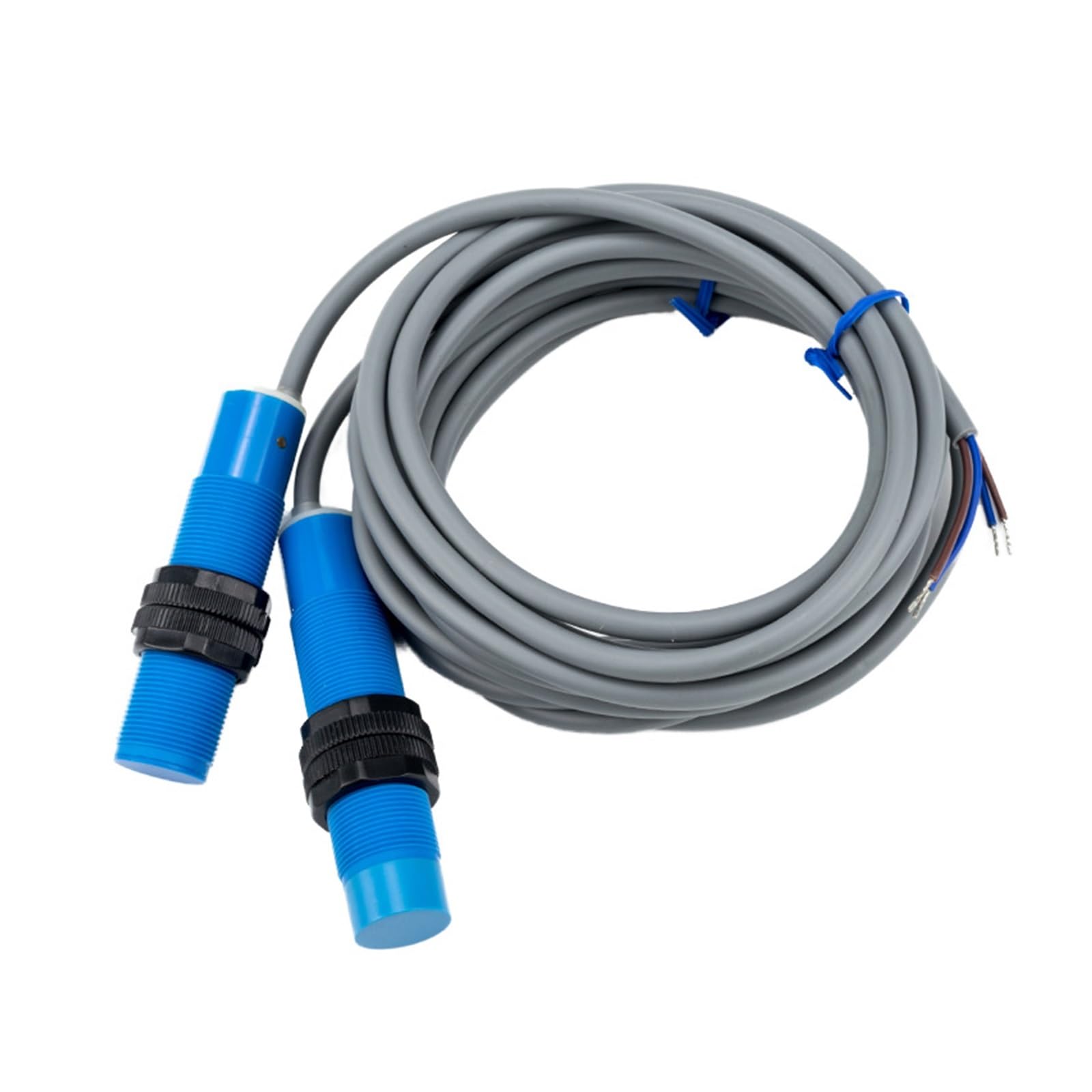 Sensor NPN industrial M18 impermeable que evita fallos por humedad en automatizacion