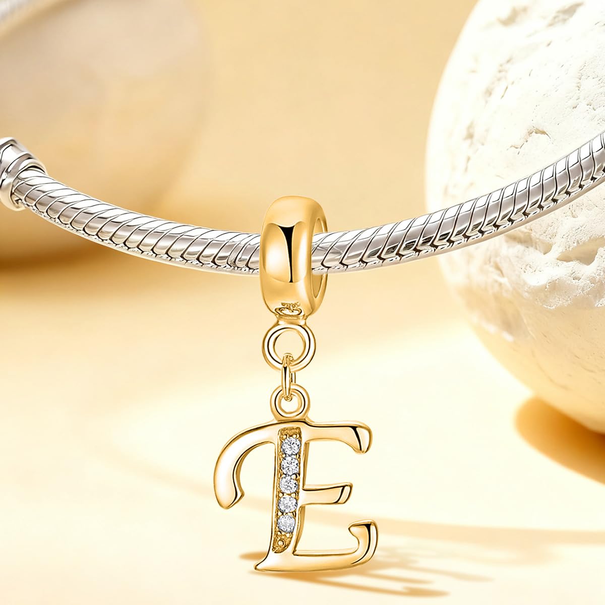 1 unidad de elegante dije de letra en plata, ideal para joyería DIY para mujeres y para combinar con atuendos diarios. Joyería decorativa para mujeres, regalo para mamá (A), 12.9*24.78mm, Plata, Sin