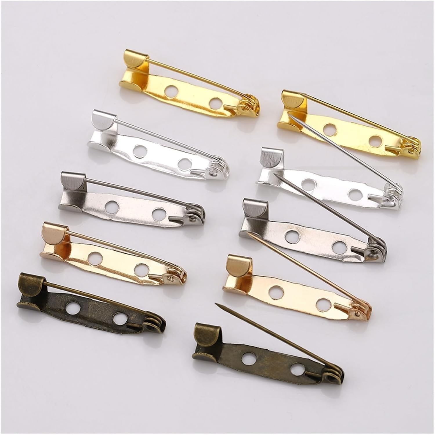 Perni base con clip for spilla da 50 pezzi for gioielli fai-da-te | Spille vuote con 2 fori, materiale metallico resistente, finitura argento, chiusura facile for un fissaggio sicuro
