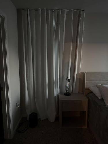 Review Image by Jonathan Lira