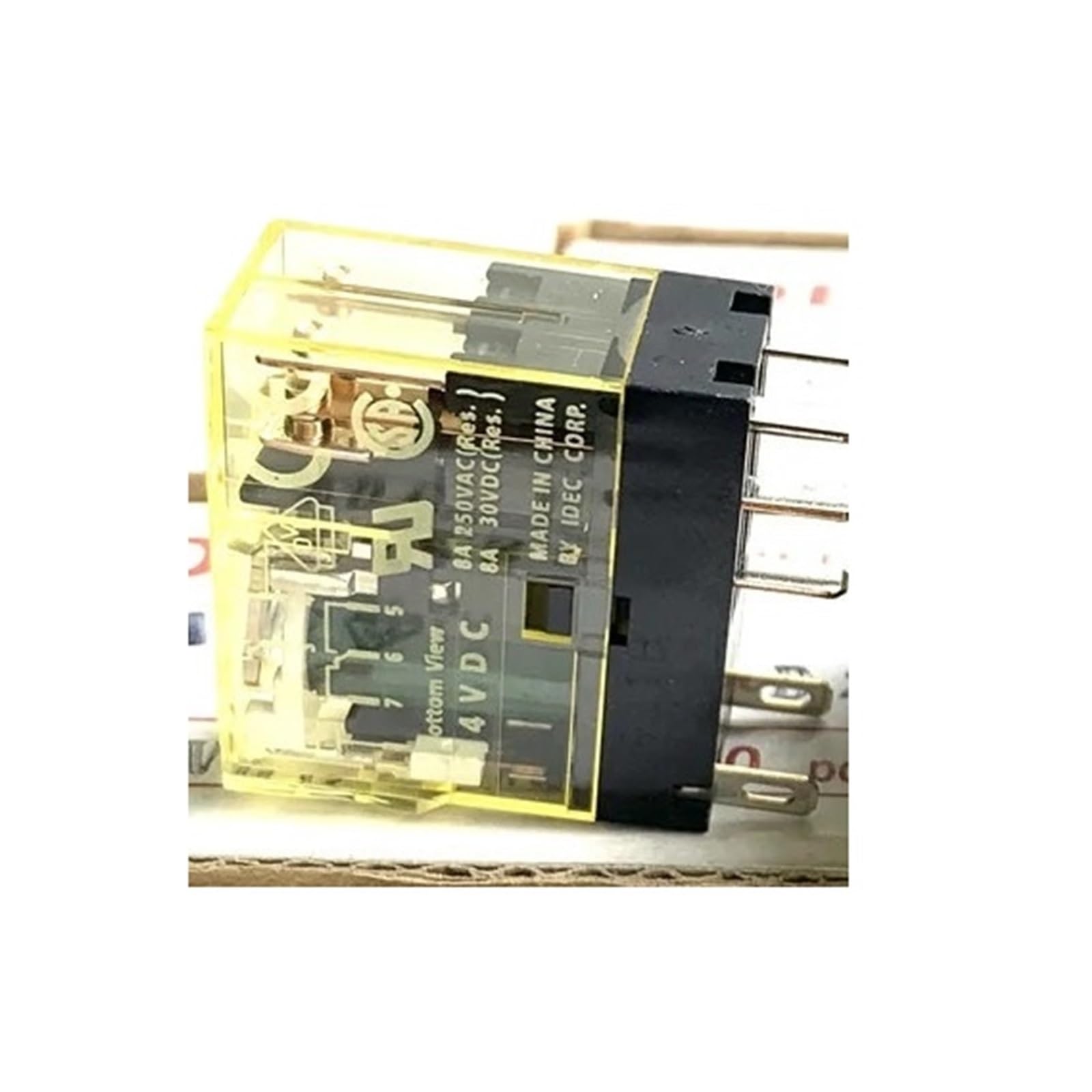 Relais RJ2S-CL-D24 24VDC 8A avec deux contacts ouverts et fermés