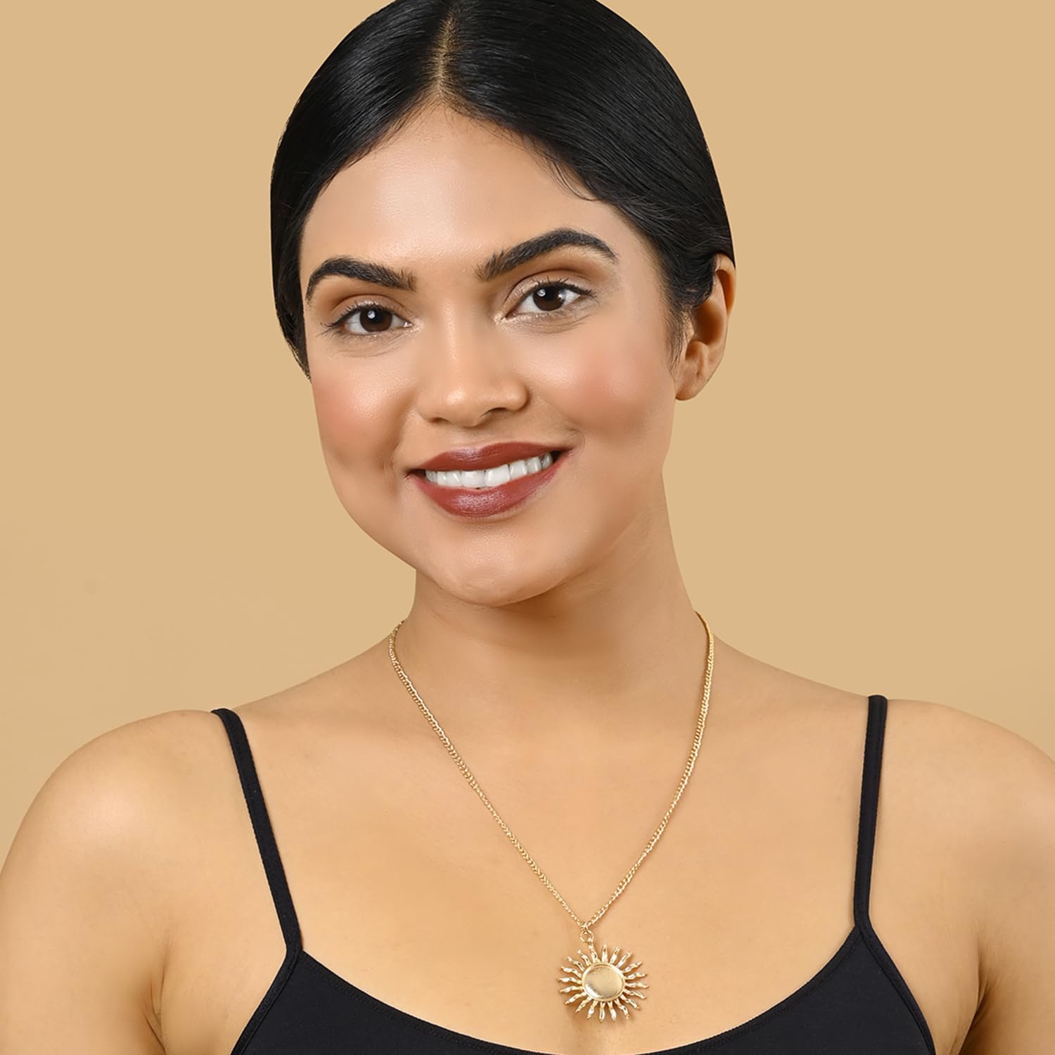 Stylish Large Sun Pendant Necklace - Anti Tarnish