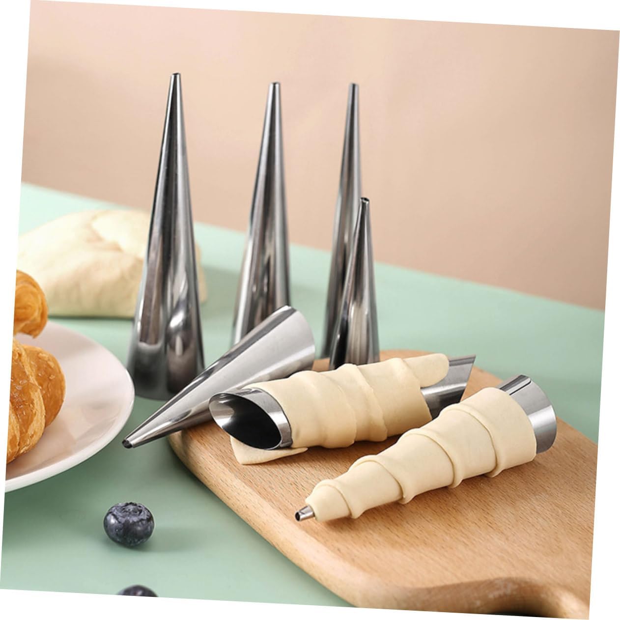 Amosfun 6pcs Stainless Steel Croissant Mold Set Conical Cream Horn Baking Tools for Pastry DIY Baking Supplies for Home Bakers