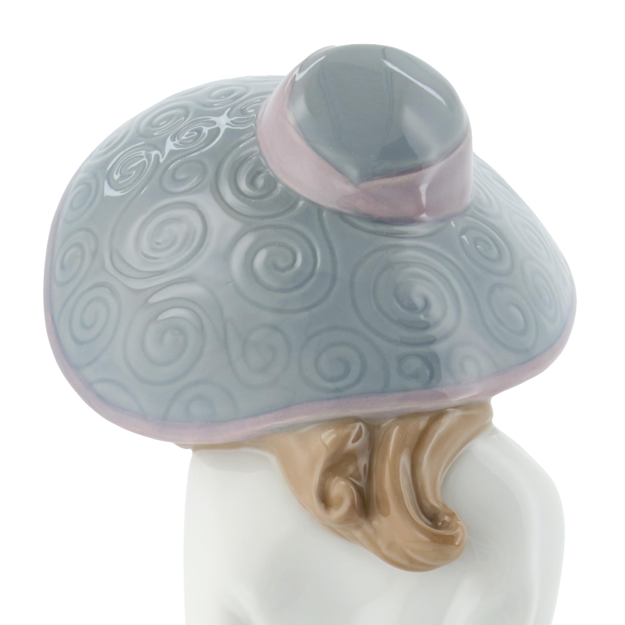 NAO Sol de Primavera. Figura Decorativa de Mujer en Porcelana Brillo. Escultura Ornamental Que Representa a Una Mujer con Vestido Blanco Sombrero para Celebrar la Frescura de la Primavera