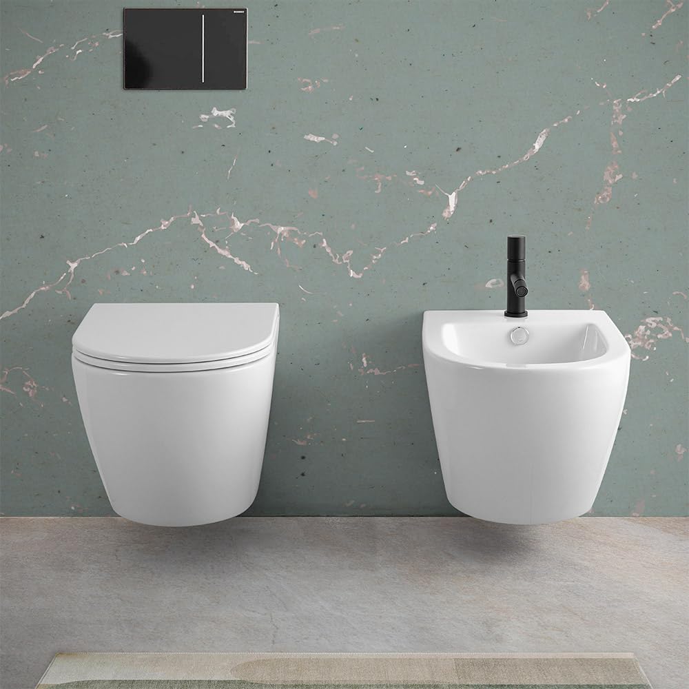 Sanitari sospesi TAO con risciacquo a vortice e copriwc soft-close, scarico universale a parete