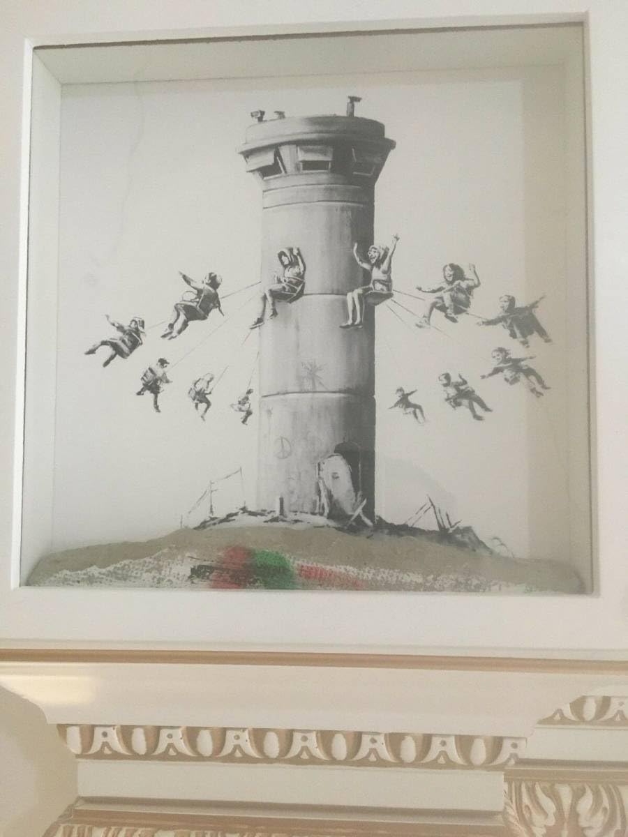 Amazon|バンクシー Banksy 絵画 レア 限定 ウォールドオフホテル Amazon|バンクシー Banksy 絵画 レア 限定 ウォールドオフホテル