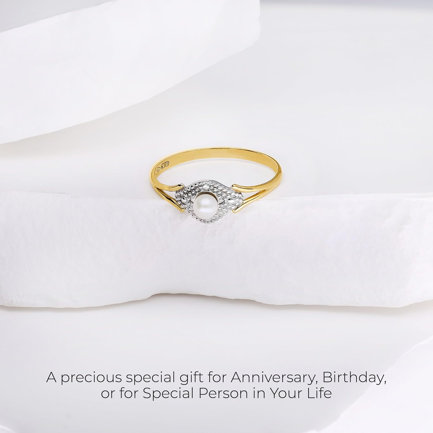 forme di Lucchetta - Anello con Perla di Fiume in Oro Giallo 18K e Pavé Diamantato - Misure da 12 a 22 - Regalo Donna Elegante