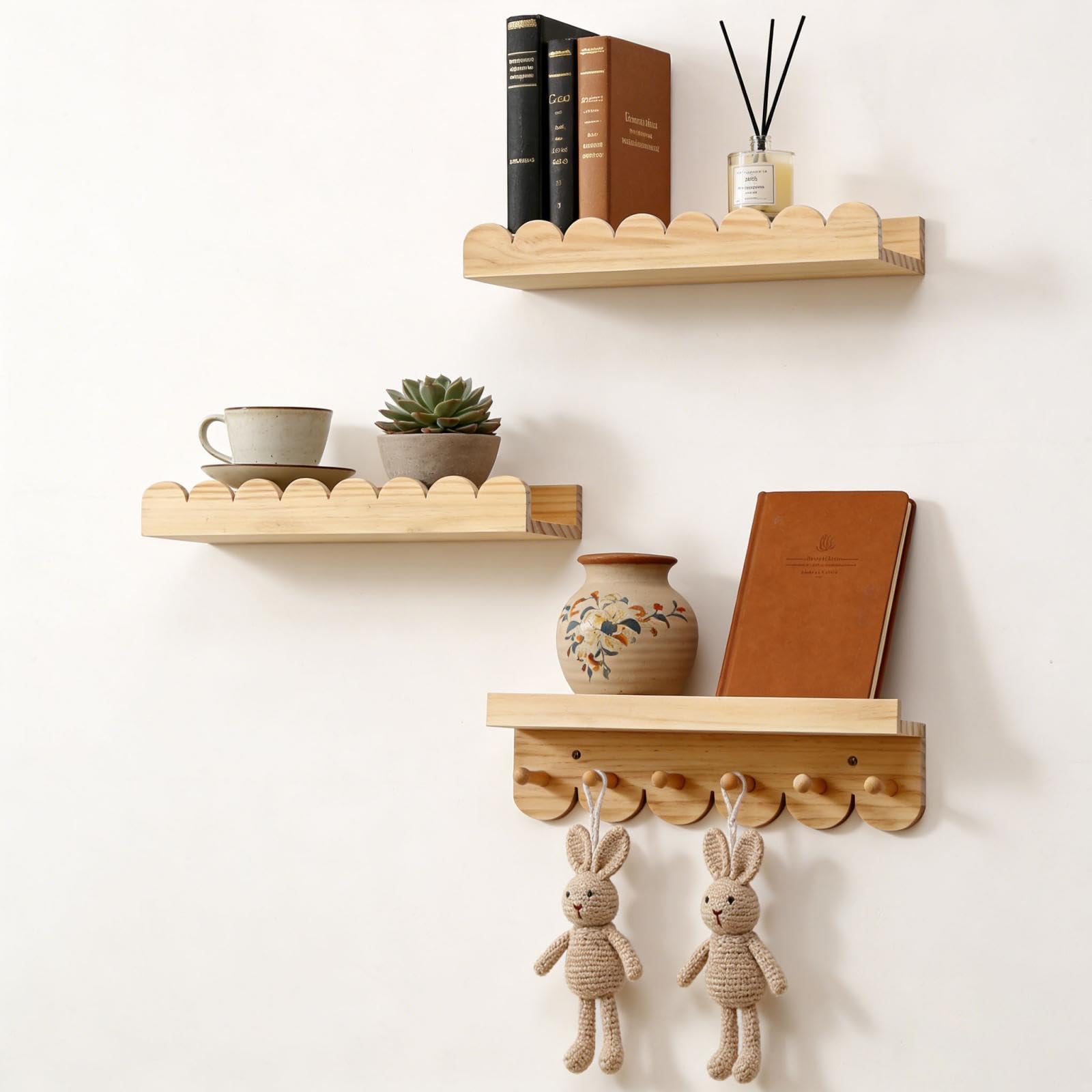 Perclyzm Set Of 3 Scalloped Wooden Nursery Book Shelves, Floating Wall Shelves With Round Hooks, 40CM Kids Storage Organizer For Nursery, Toddler Room And Bedroom Decor (Natural wood)