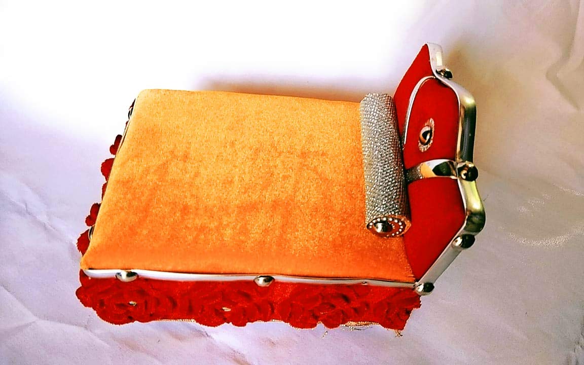 FUTUREZ KEY Vibrant Multicolour Wooden Krishna Bed | 7-Inch Traditional Thakurji Palna Singhasan for Home Temple Altar | घर के मंदिर को दें दिव्य और रंगीन रूप