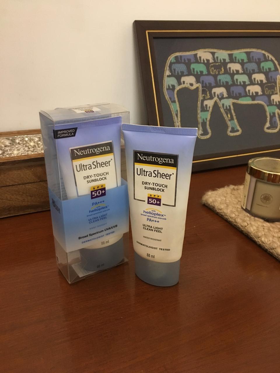 Kenvue Neutrogena Ultra Sheer Dry-Touch Sunscreen SPF 55 for Face & Body, Lightweight Non Greasy Broad Spectrum UVA/UVB Protection, No White Cast, Water Resistant (80 Min) Travel Sunscreen Lotion, 3 fl oz