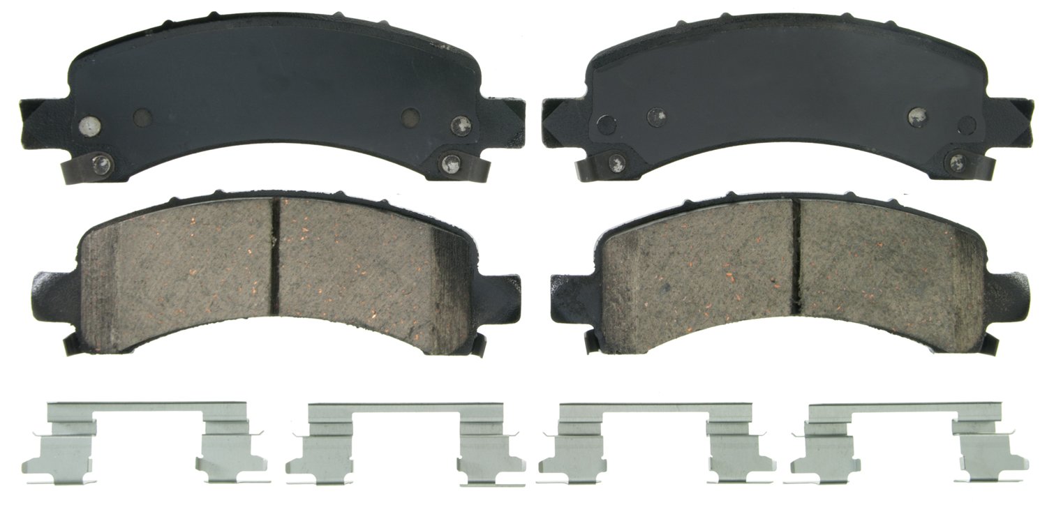 Wagner QS ZD974A Disc Brake Pad Set, Chamfered Edges for Smooth, Quiet Stops, Fits 2002–2006 Chevrolet Tahoe