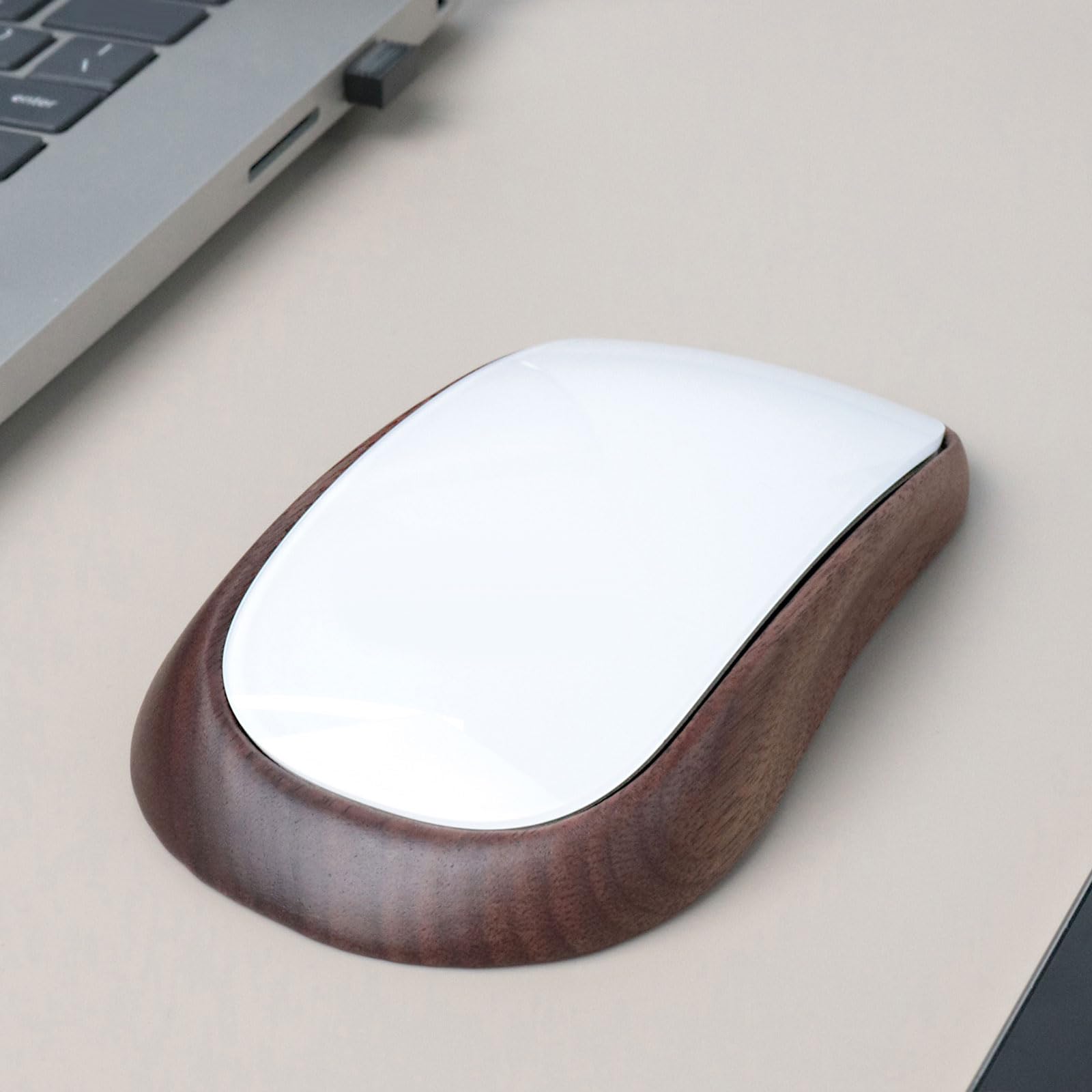Dock Ricarica in Legno per Porta USB C e Base Stabile per Caricabatterie per USB C efficienti negli spazi Lavoro