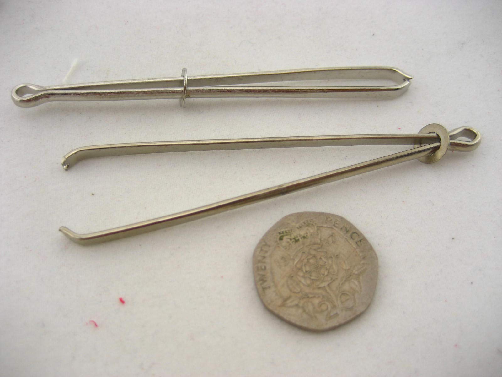 2pcs of Bodkins Pinch and Thread Ribbon Elastic Sewing DIY Tool Hemline Needle Bodkin
