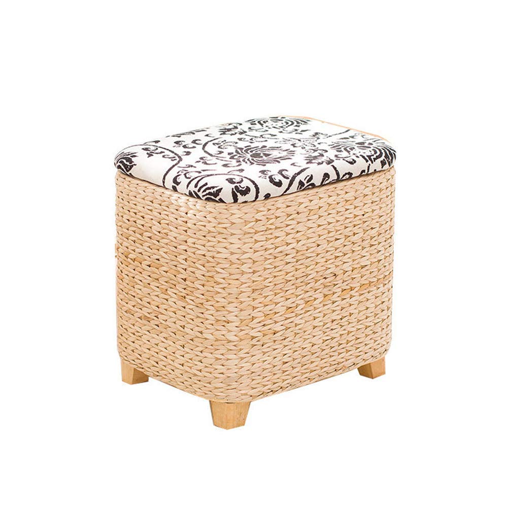 Repose-pieds en rotin tissé pour une ambiance cocooning dans le salon
