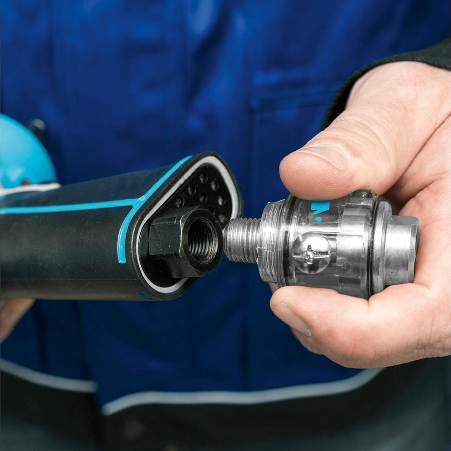Hazet mini oiler 9070N-1 - 28 ml de capacidad, rellenable, se puede acoplar directamente a la herramienta, especialmente ligero - para prolongar la vida útil de las herramientas neumáticas