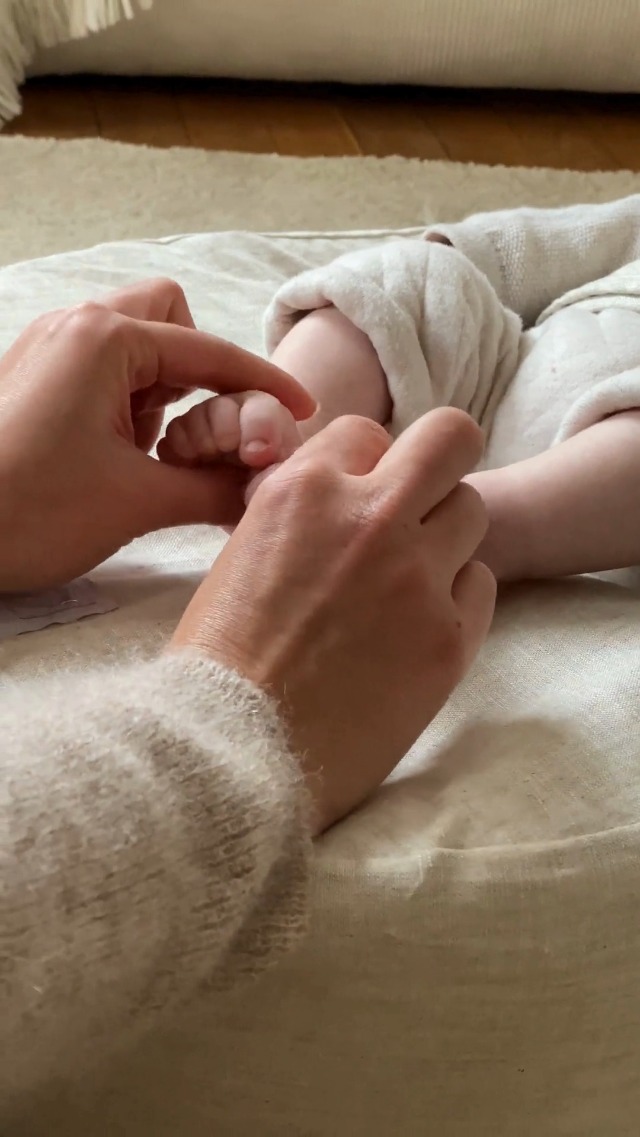 Cocoonababy RED CASTLE - Nid D'Ange Ergonomique Bébé, Lin Naturel Oeko-Tex, Réduit RGO, Favorise Sommeil & Motricité, Fabriqué En France
