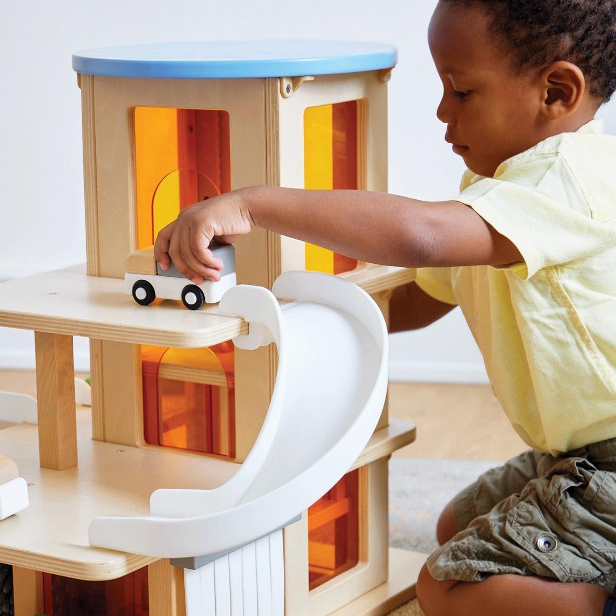 Kaplan Early Learning Wooden Parking Garage - Features Car Wash, Gas Pump, Charging Stations, Ramps, and Elevator - Enhance Block Play and Encourage Dramatic Play for Toddlers and Kids, Ages 3+