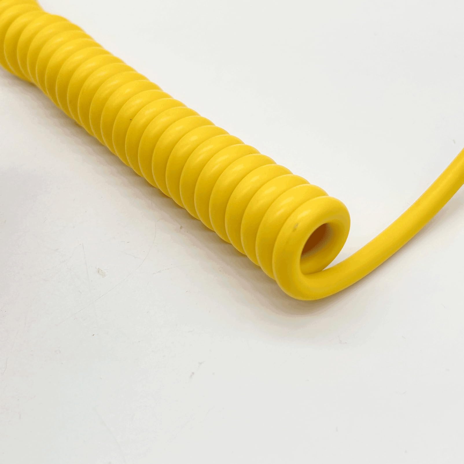 3-adriges gelbes Spiral-Elektrokabel, skalierbar, 9 Meter, weiches Kabel, reines Kupfer, flexibles Design Einziehbar(17AWG 1mm2)