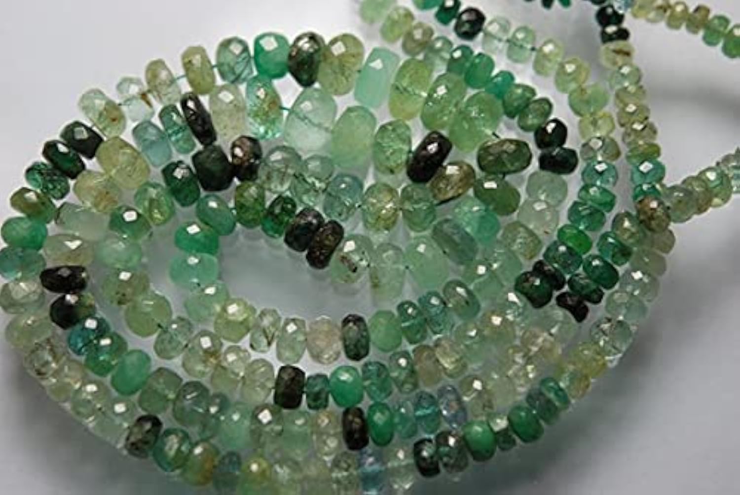 Rondelles en émeraude naturelle de grande taille pour créer des bijoux sans défaut